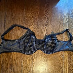 Chantelle Bra. Style C5710 Size 30DDDD